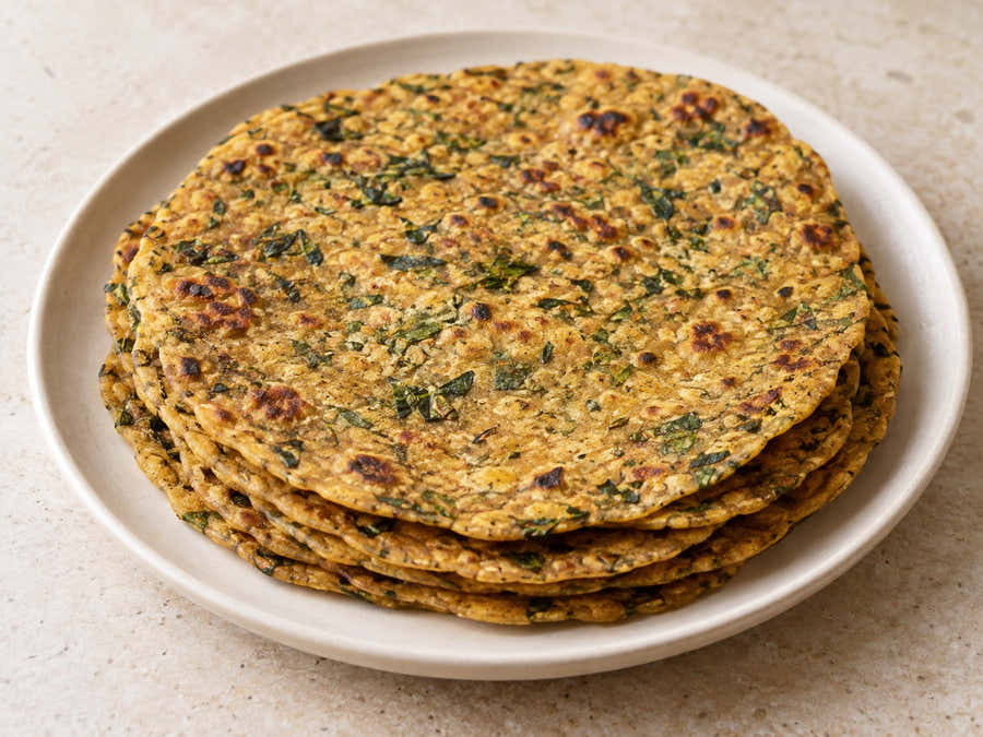 Black wheat methi theplas with fenugreek leaves